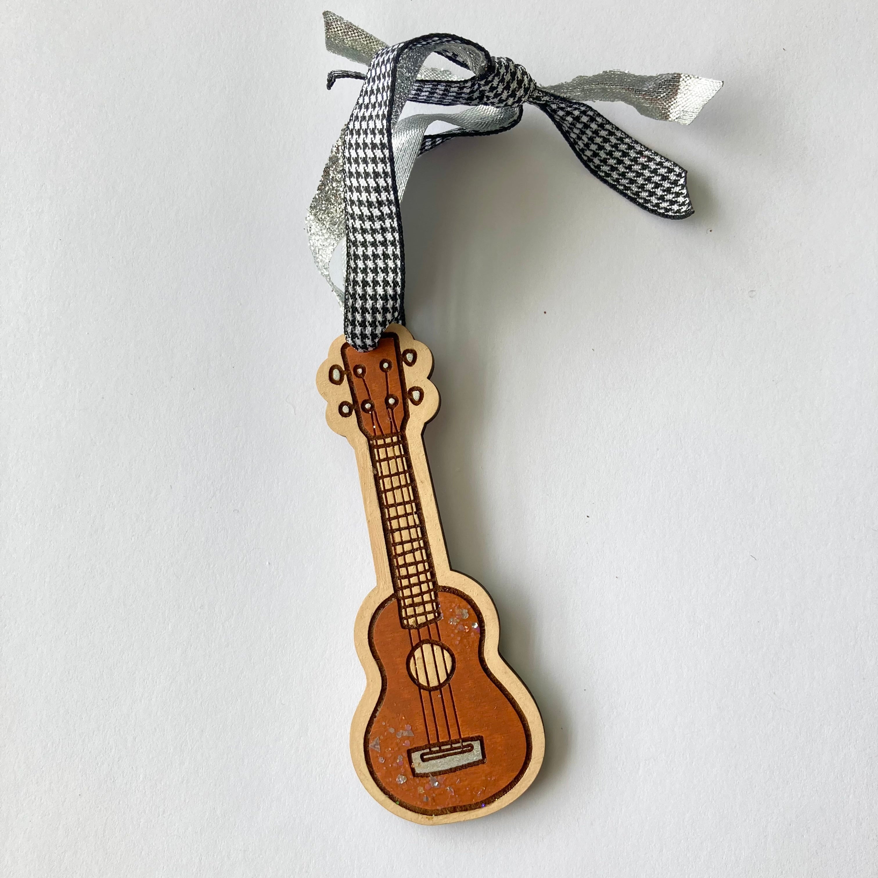 TAN GUITAR ORNAMENT