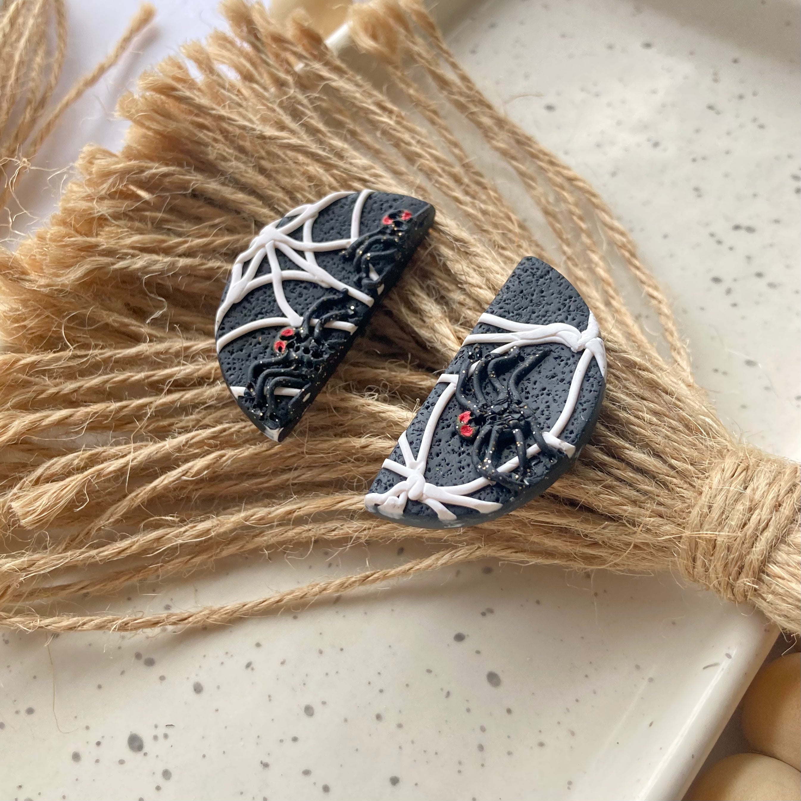 HALLOWEEN | Luna Spiderwebs