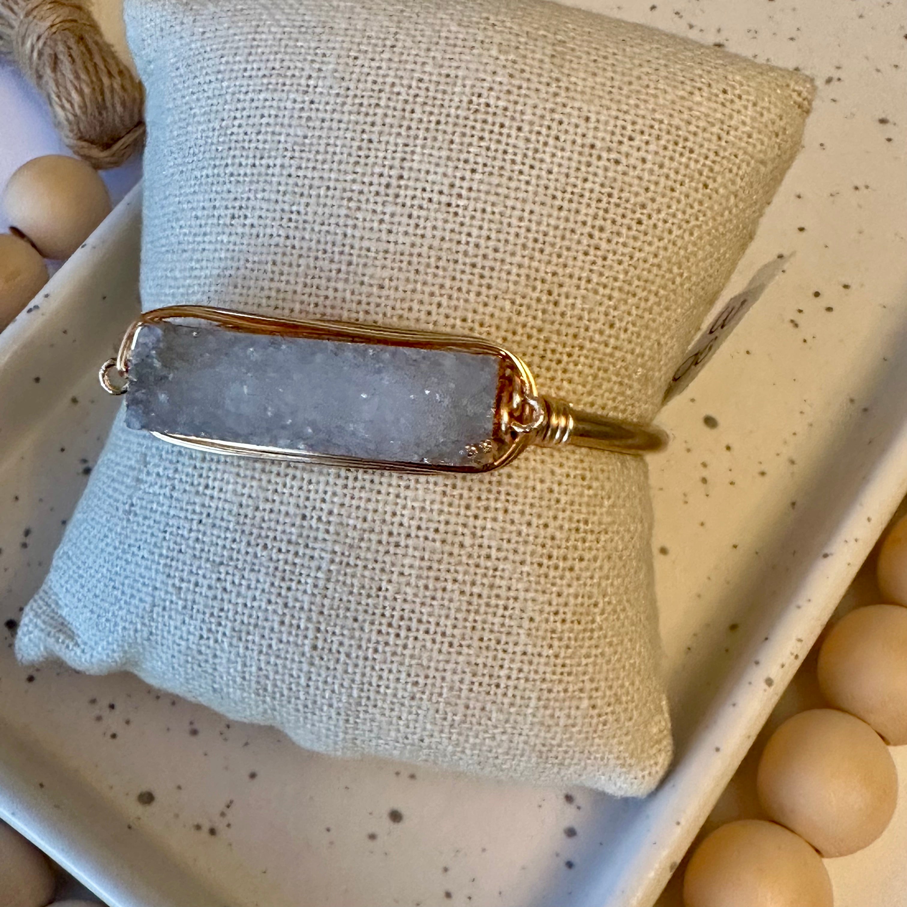 DRUZY CUFF | GRAY/WHITE DRUZY