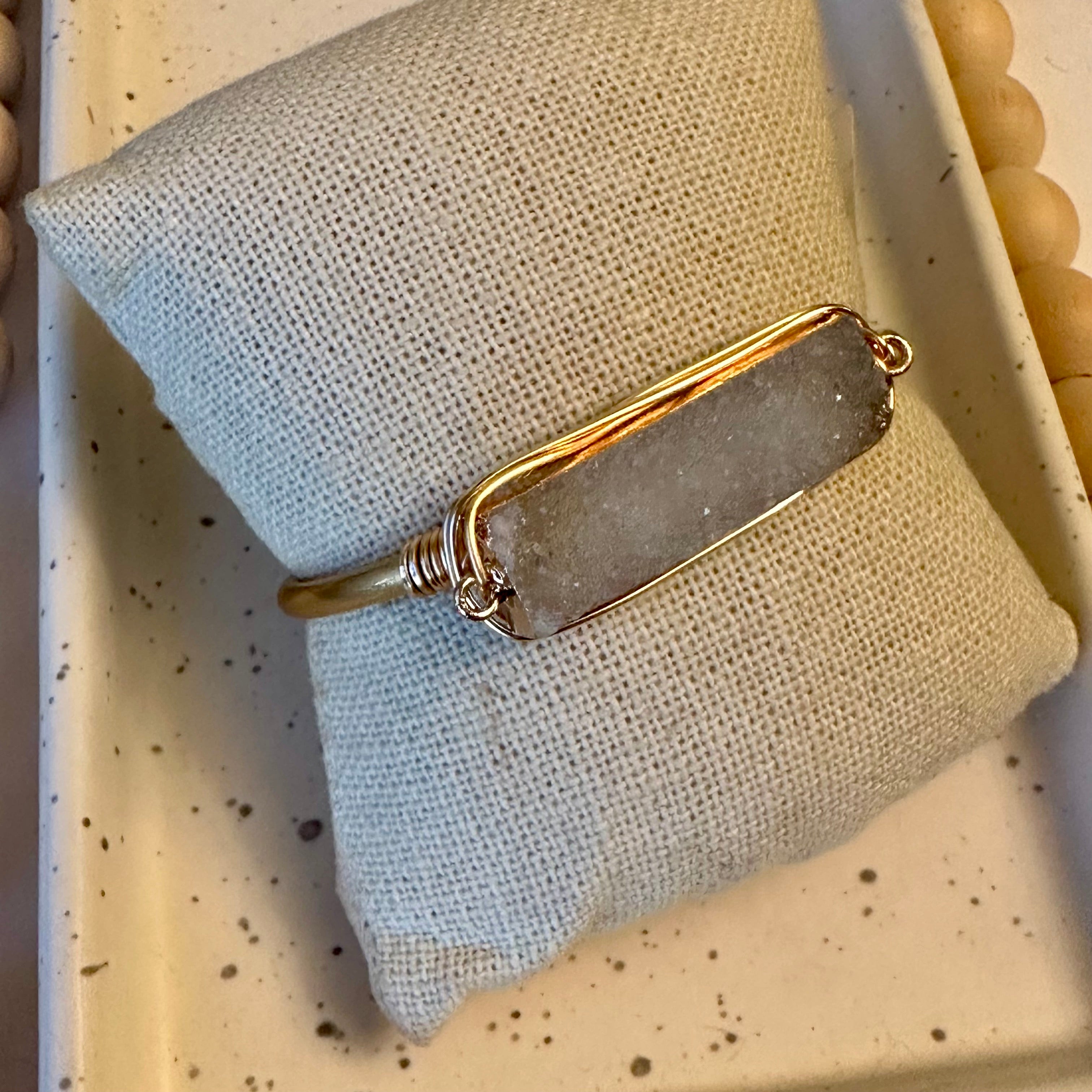 DRUZY CUFF | GRAY/WHITE DRUZY