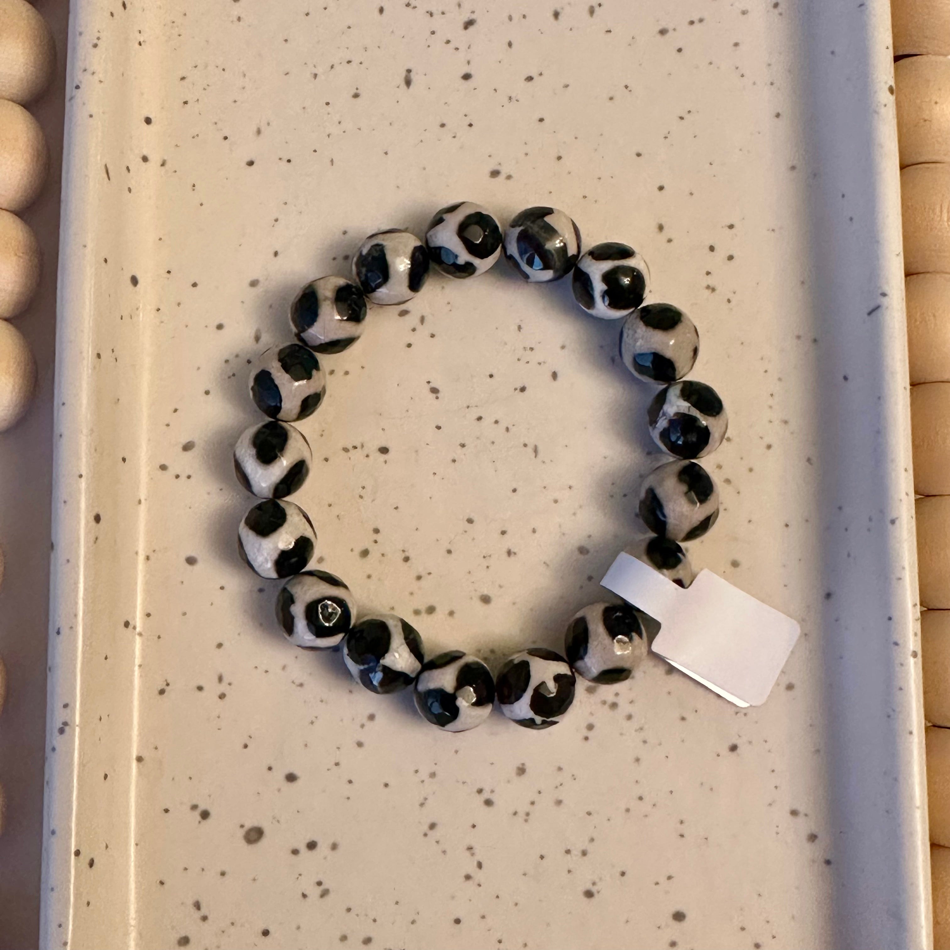FACETED TIBETAN AGATE BRACELET