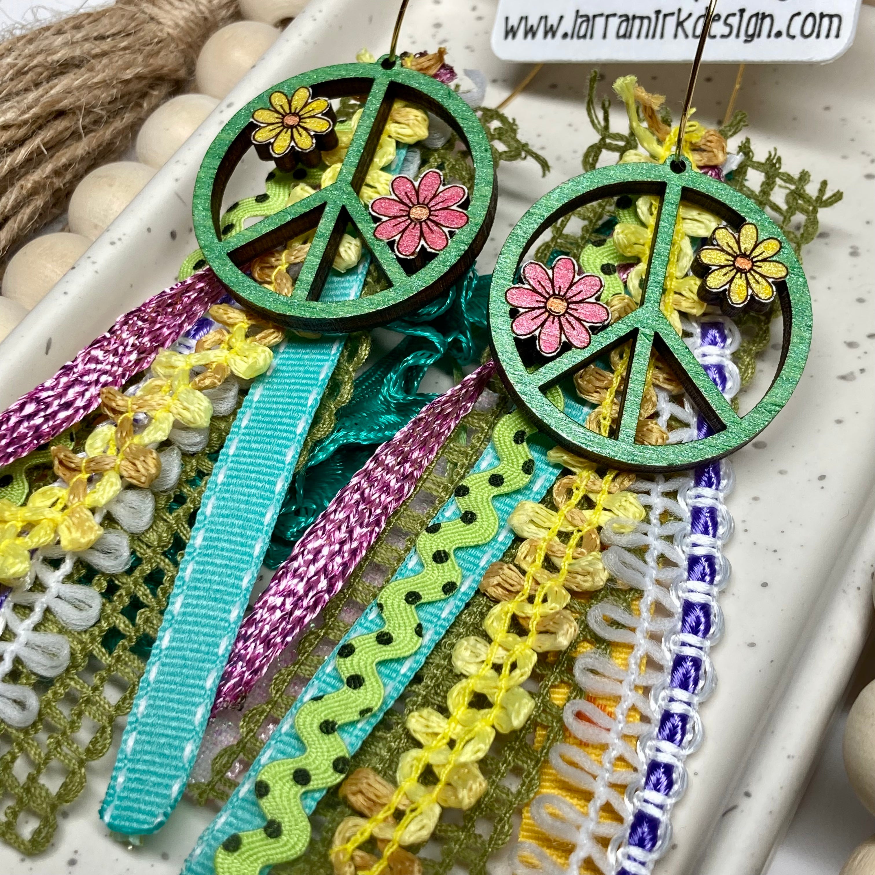 FABRIC HOOPS | Green Peace Sign