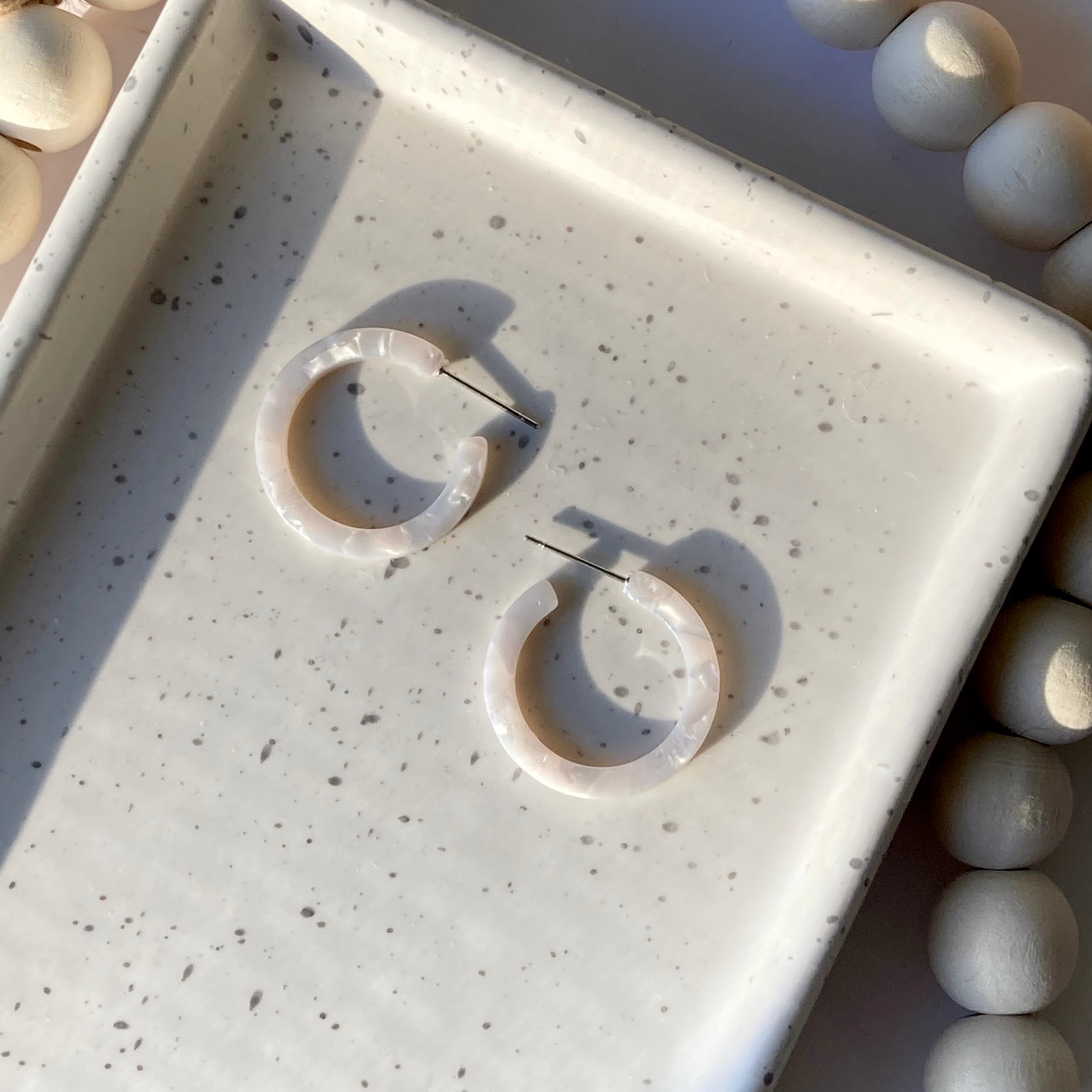 DARWIN HOOPS | Opal White  Tortoise