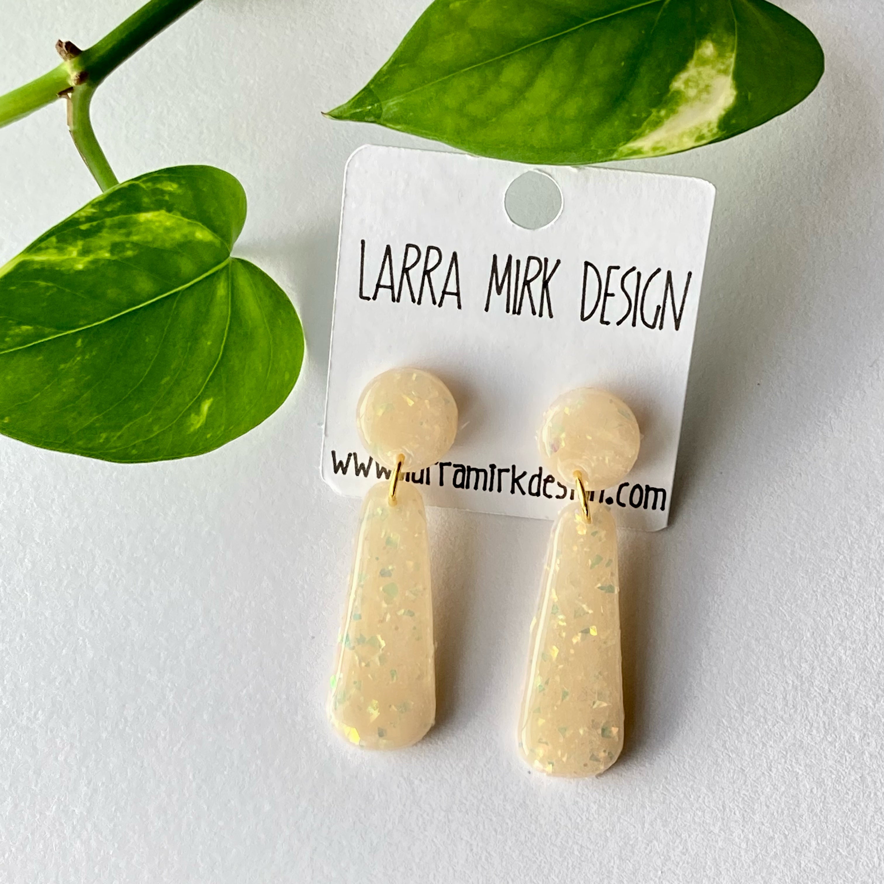 PATSY RESIN EARRINGS | Opal